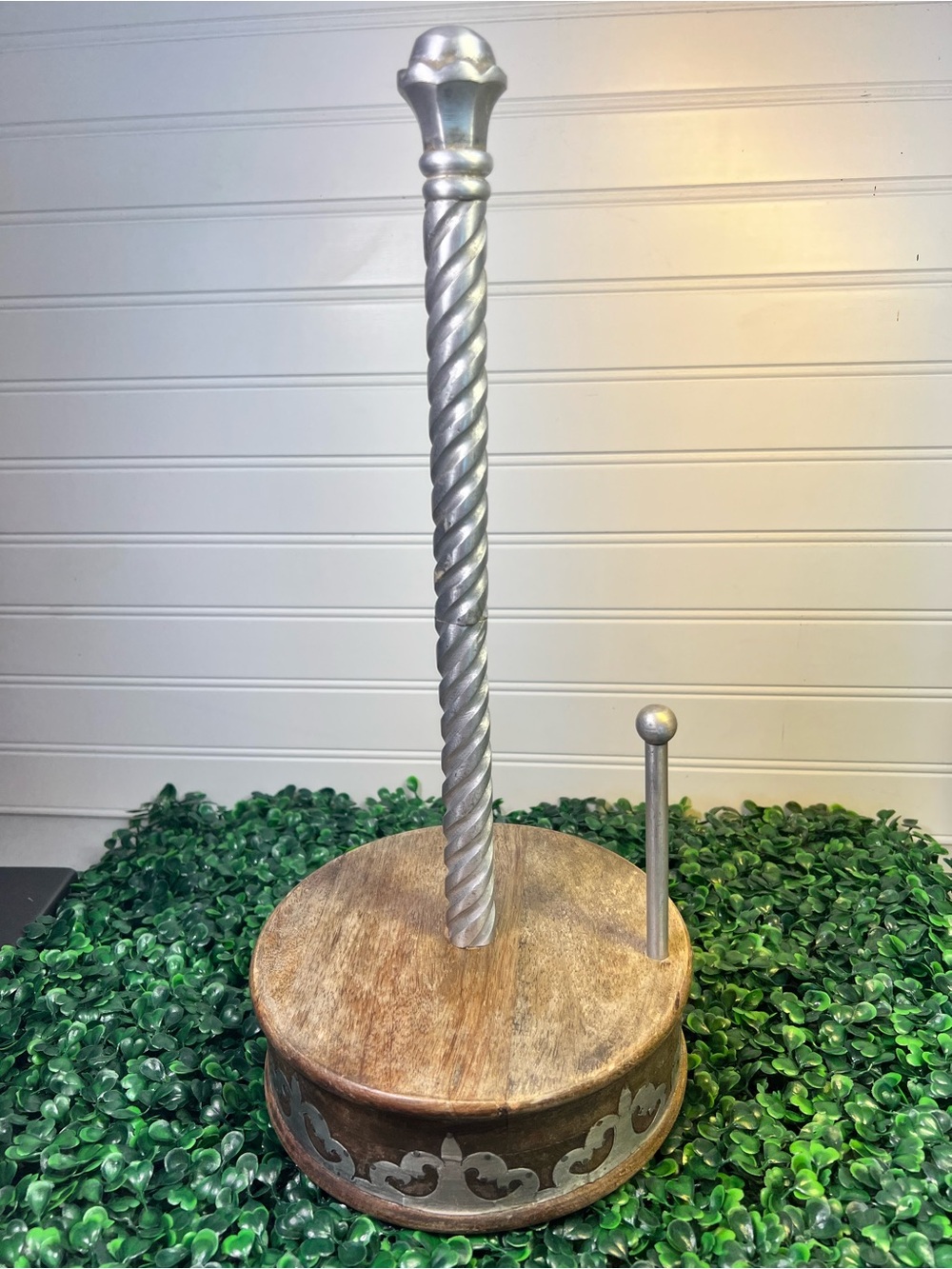 GG Collection Paper Towel Holder